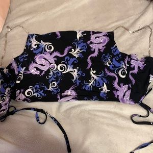 dragon design cropped shirt